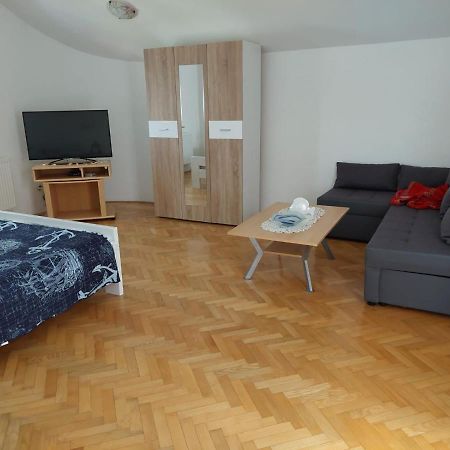 Apartments "Jope I Toni" Biograd Na Moru Exterior photo