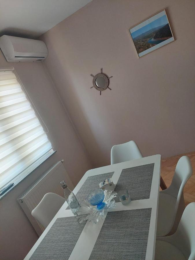 Apartments "Jope I Toni" Biograd Na Moru Exterior photo