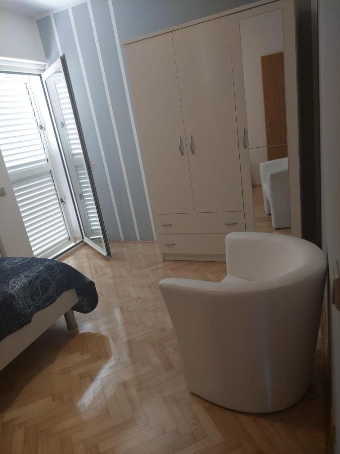 Apartments "Jope I Toni" Biograd Na Moru Exterior photo
